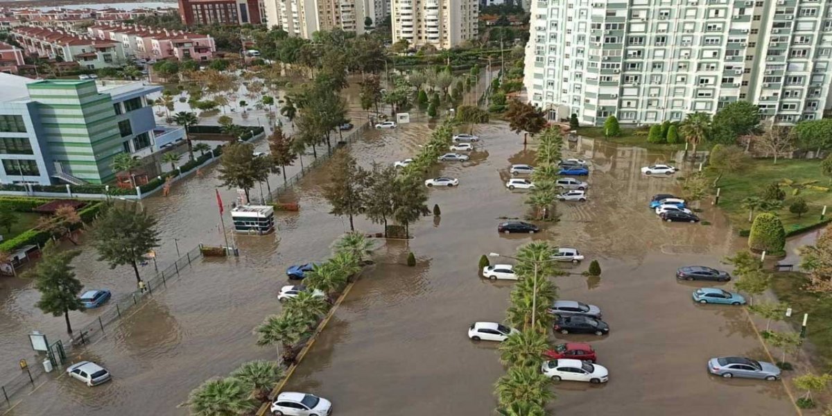 İzmir’de Sel Felaketi