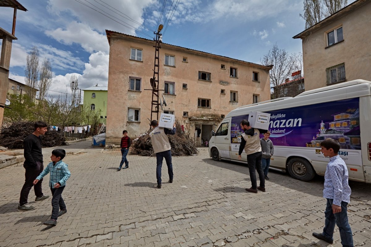 Ramazan Gönülden Gönüle Temastır